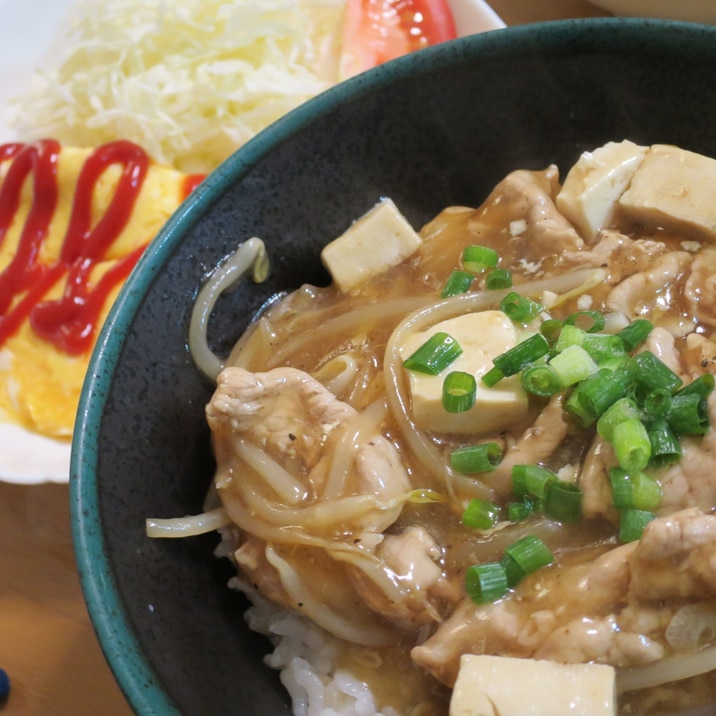 辛くない、豆腐もやし丼